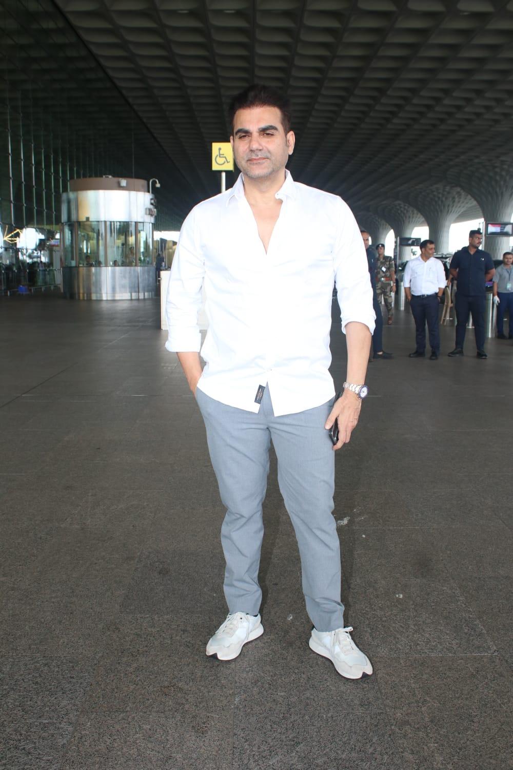 Spot the ever-charming Arbaaz Khan as he showcases his cool and composed travel style at the airport.